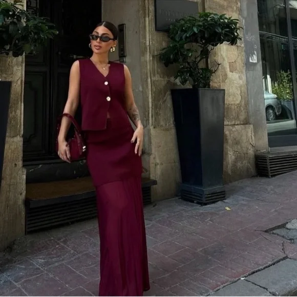 ZARA BURGUNDY MIXED PLEATED KNIT SKIRT